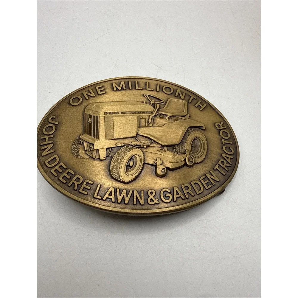 JOHN DEERE 1984 ONE MILLIONTH MODEL 318 LAWN TRACTOR GOLD BELT BUCKLE NIB